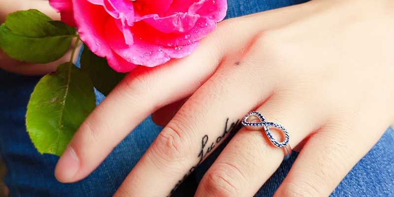 Infinity Cluster Setting Blue Sapphire Round Cut Wedding Band