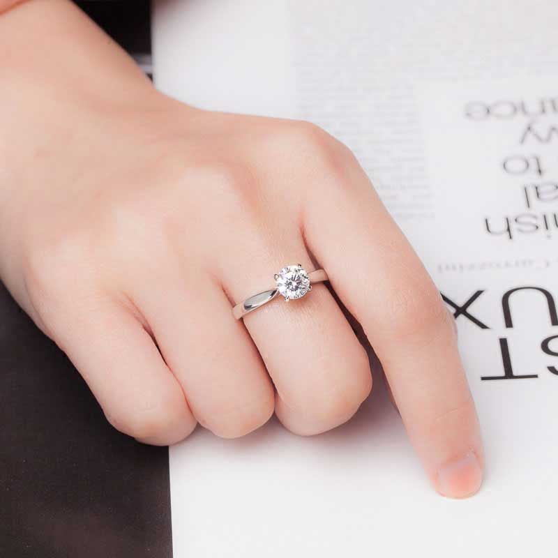 Classic Four Prong Ring