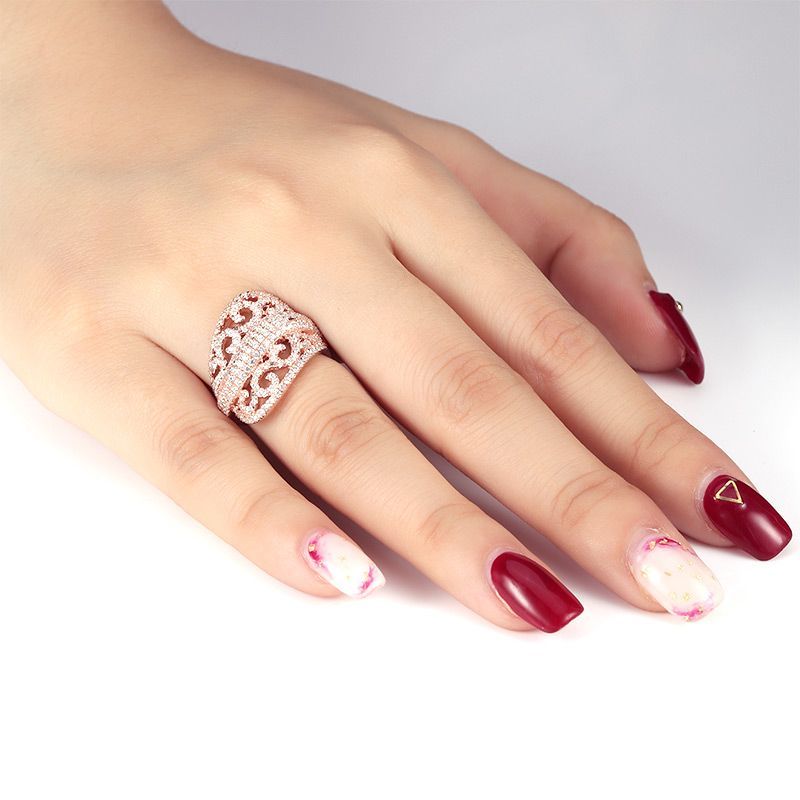 Luxury Rose Gold Plated Hollow Out Cluster Setting Ring