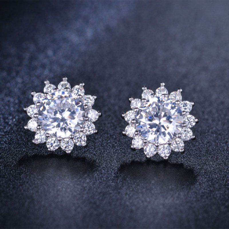 Classic Snowflake 3.0ct Round Brilliant-cut Earring